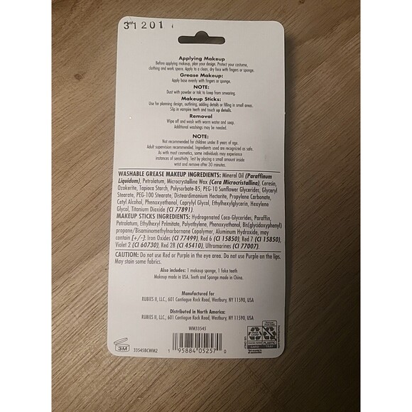 Rubies Costume Vampire Makeup Kit with Teeth Fangs Included, made in the USA NEW - Picture 4 of 4